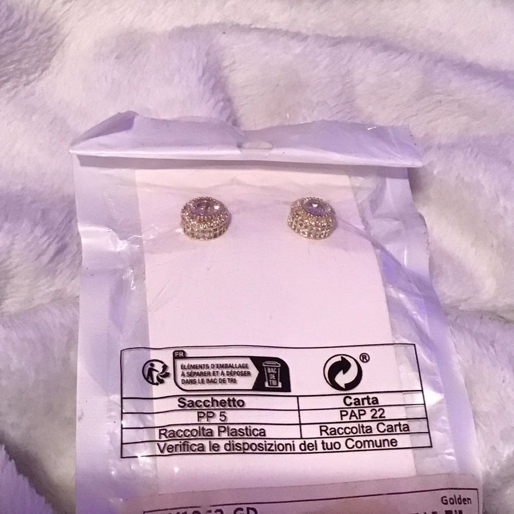 Elegant Gold Stud Earrings